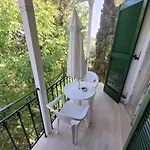Petros בית הארחה נידרי