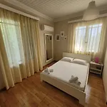 בית הארחה Petros