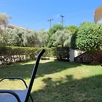 Petros בית הארחה
