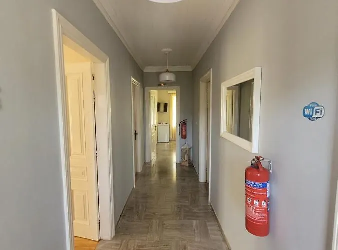 Petros Nydri (Lefkada)