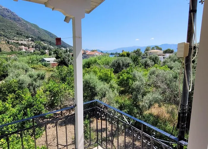 Petros Nydri (Lefkada)